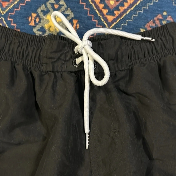 Kailua Surf Boys Black w Mesh Shorts & Pockets Tie Waist Swim Shorts Size Small - Picture 2 of 8